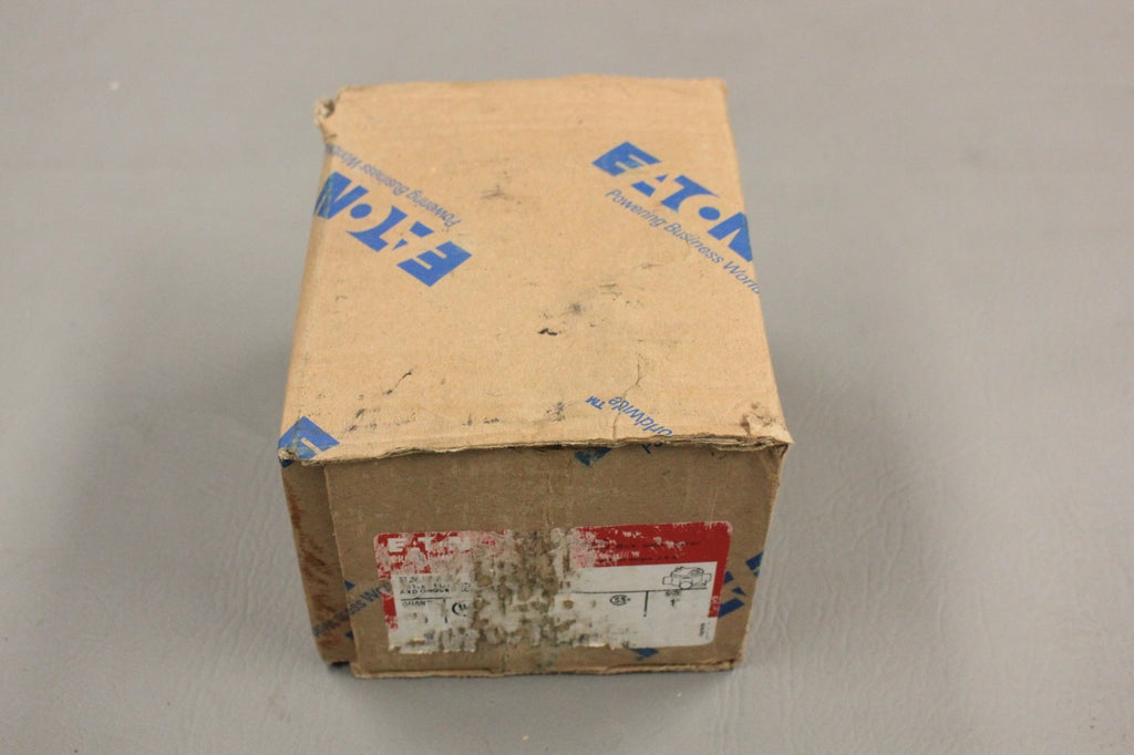 NEW EATON CROUSE HINDS 0105267-1 EAJ EXPLOSION PROOF OUTLET
