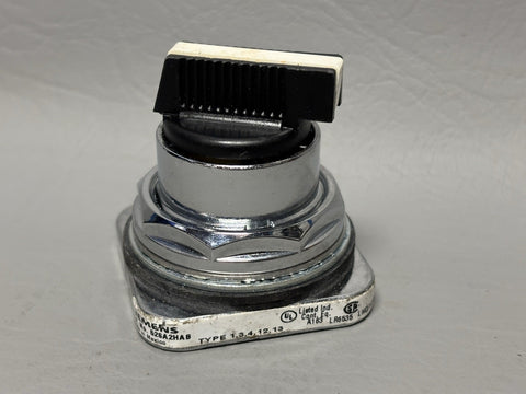 UNUSED SIEMENS MAINTAINED 4 POSITION SELECTOR SWITCH 30MM 52SA2HAB