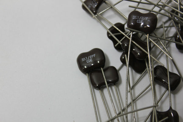  20 pcs 3±1/2PF CDE Capacitor lot 
