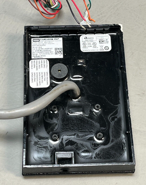 HID 920PTNNEK00000 multiCLASS RP40E Wall Switch Proximity Reader Black -Used