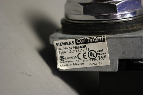 SIEMENS OIL TIGHT GREEN PUSH BUTTON SWITCH 52PM8A3K W/52BAK