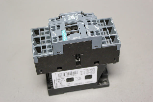 Unused SIEMENS POWER CONTACTOR 3RT2025-2KB40