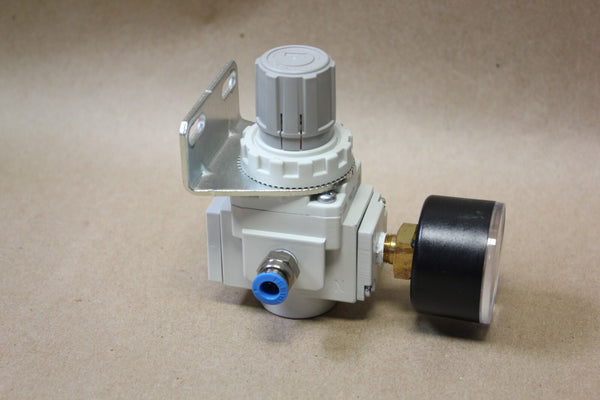 SMC  PNEUMATIC REGULATOR P/N: AR20K-N01B-Z-B