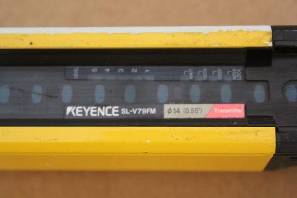 KEYENCE LIGHT CURTAIN TRANSMITTER  SL-V79FM
