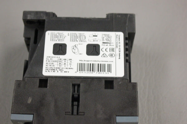 SIEMENS SIRIUS CONTACTOR 3RT2026-1BB40 (HAS A CRACK)