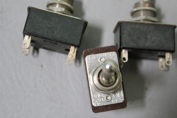 (3) Vintage NOS A-H&H Toggle On Off Switch IA 250V 3A 125V UND LAB INC USA Made