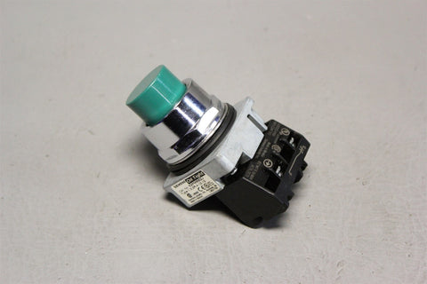 Unused SIEMENS OIL-TIGHT GREEN PUSH-BUTTON 52PM8B2J
