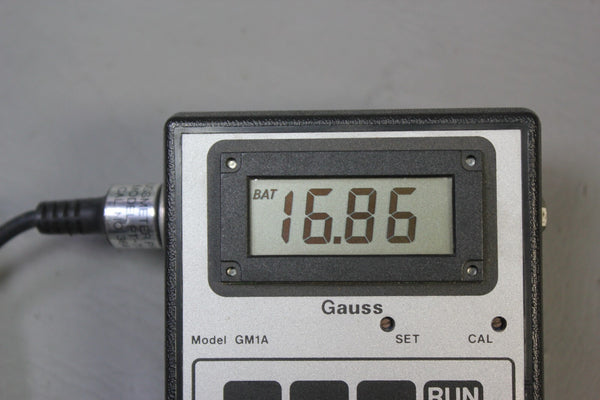 APPLIED MAGNETICS GAUSS METER GAUSSMETER WITH PROBE GM1A PT-70