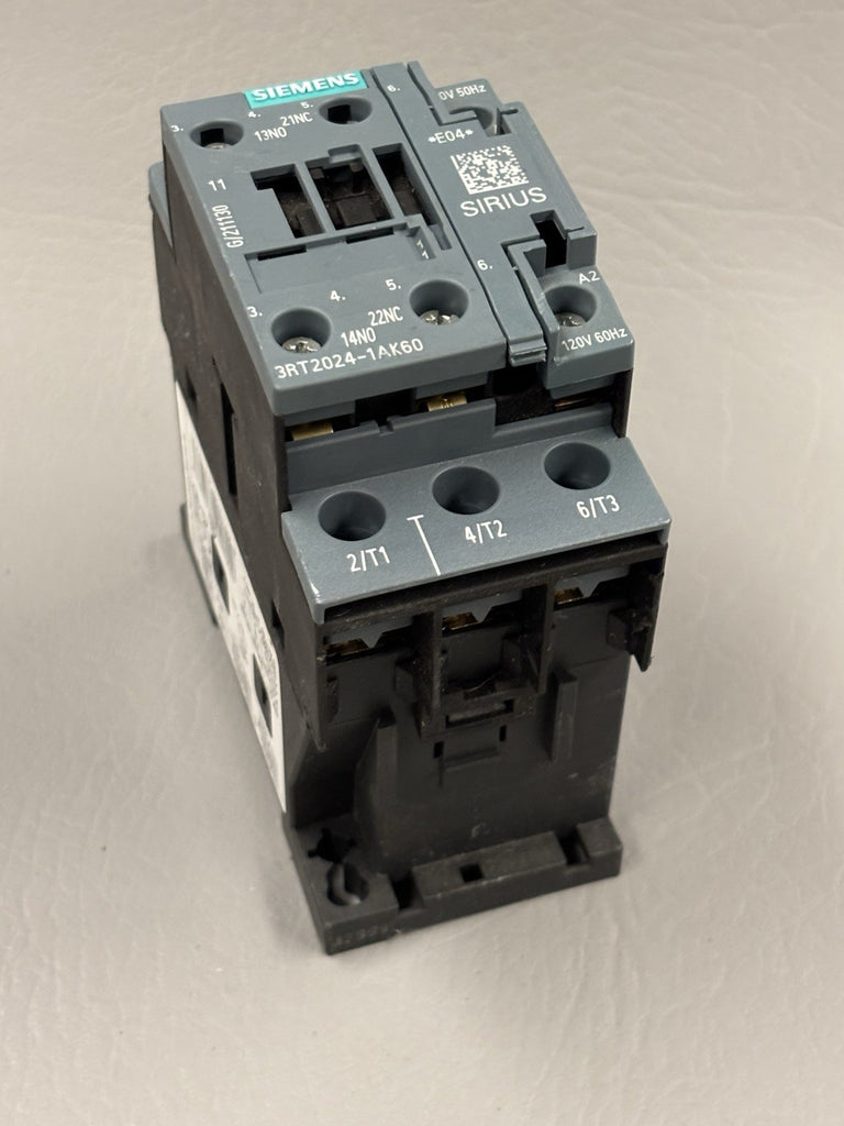 UNUSED SIEMENS SIRIUS 3RT2024-1AK60 Contactor