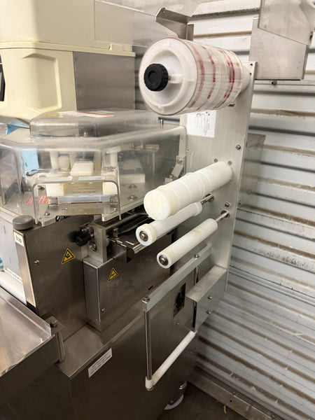 Suzumo SGP-SNB-ET Compact Sushi Forming & Wrapping Machine Robot 100V