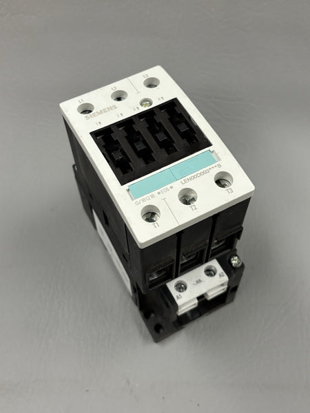 UNUSED SIEMENS POWER CONTACTOR 3RT1035-1AK60-0LE0