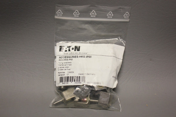 NEW LOT OF 8 EATON  XV MOUNTING SETS BRACKETS  139809