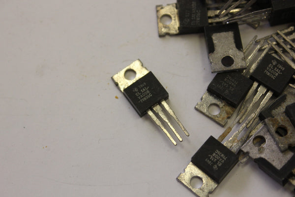  LOT OF 34 TI Transistors 79M06C  NEW