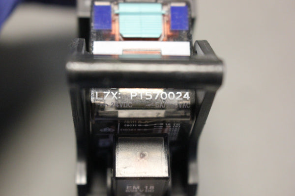 SIEMENS LZS:PT7874P RELAY SOCKET MODULE