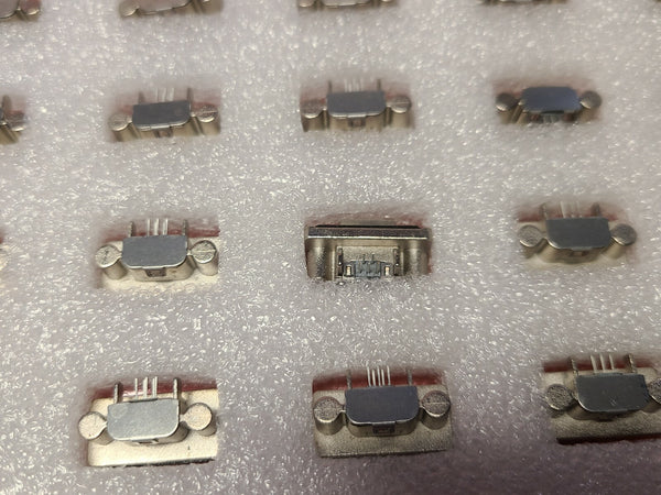 NEW AMPHENOL MICRO AB USB PCB MOUNT CONNECTOR MUSBK15230