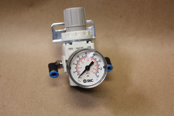 SMC  PNEUMATIC REGULATOR  AR20K-N01B-Z-B