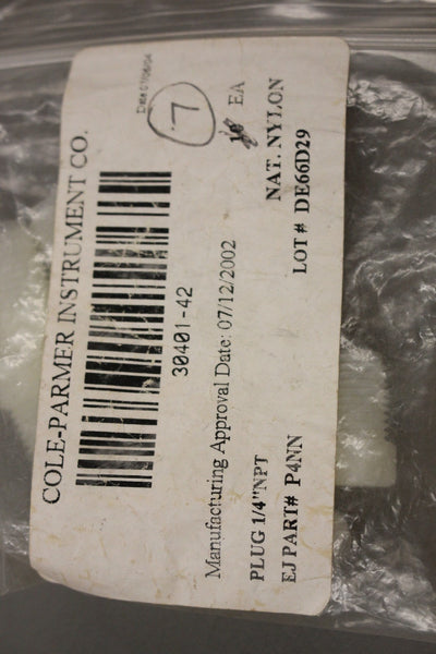 NEW LOT OF 7 COLE PARMER 30401-42 PLUGS 1/4 NPT