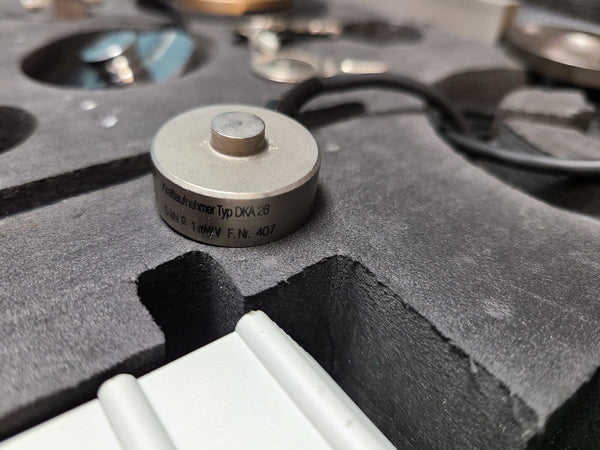 HOTTINGER BALDWIN MOBILE CARRIER FREQUENCY ANALYZER SCOUT 55 IN CASE