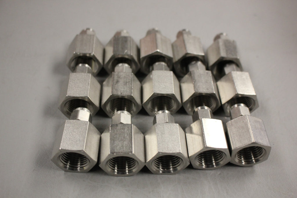 NEW SWAGELOK FITTING LOT OF 15 SS-400-7-8