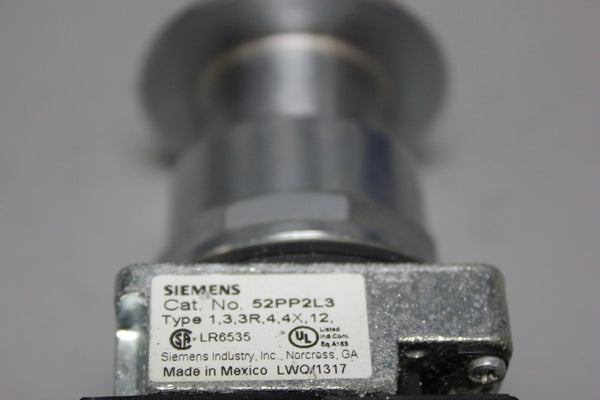 SIEMENS GREEN ILLUMINATED MUSHROOM HEAD PUSH PULL BUTTON 52PP2L3 W/O 52BJK