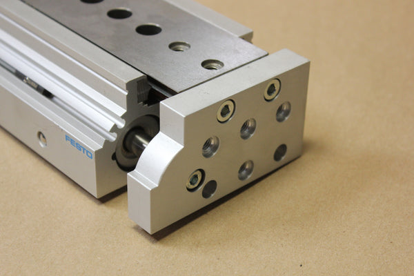FESTO LINEAR SLIDE TABLE  P/N: DGSL-20-200-Y3A (39)