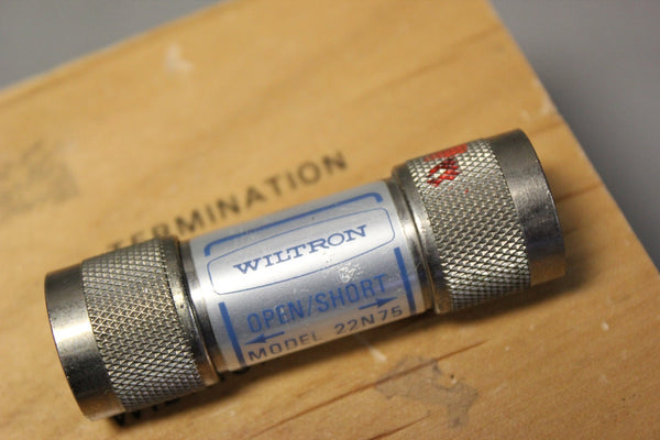 LOT OF WILTRON TERMINATIONS/SHORTS IN BOX 26N75 22N75 22NF72 26NF75