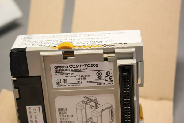 NEW OMRON TMPERATURE CONTROL UNIT PLC MODULE  CQM1-TC202