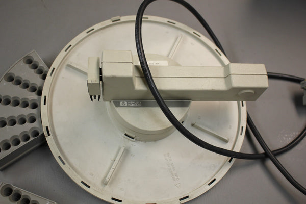 HP AUTOSAMPLER GAS CHROMATOGRAPH 18596B + BRACKETS/TRAYS