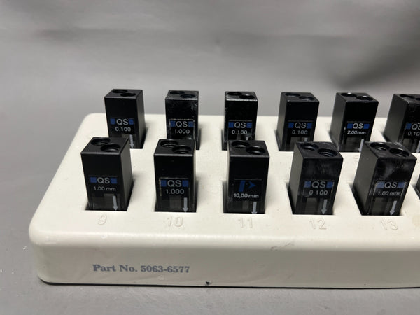 Agilent 5063-6577 tray with 16X Spectrophotometer Cells QS .1 2.0 1.0 .10