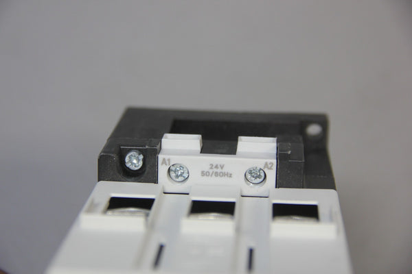 UNUSED SIEMENS POWER CONTACTOR 3RT1044-1AC20