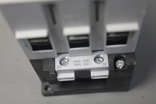 SIEMENS POWER CONTACTOR 110/120V COIL  3RT1046-1AK60