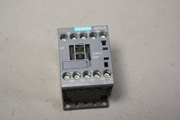 Unused SIEMENS CONTACTOR RELAY 3RH2122-1BF40