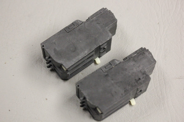 LOT OF TWO SIEMENS CIRCUIT BREAKER SHUNT TRIP 3VA9978-0BA20