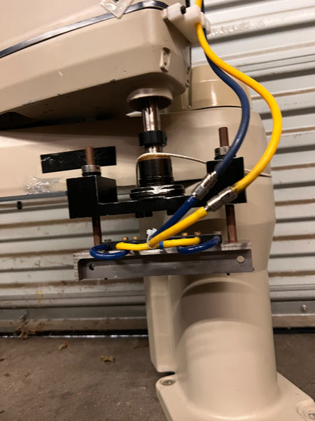 ADEPT TECHNOLOGY COBRA 600 ROBOT WITH CABLES