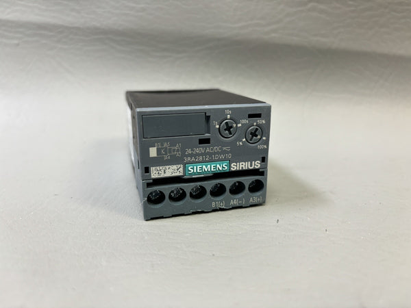 UNUSED Siemens Sirius Time Relay 3RA2812-1DW10
