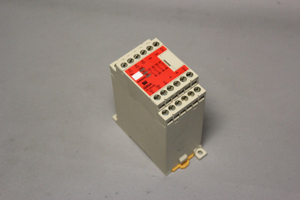 OMRON SAFETY RELAY UNIT  G9SA-301