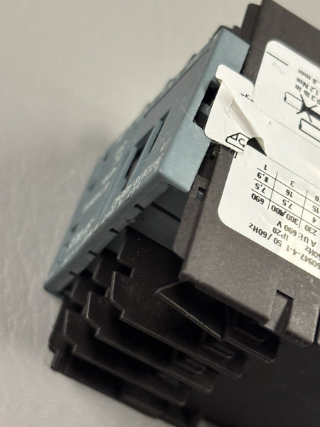 UNUSED SIEMENS POWER CONTACTOR 3RT2018-4BB42