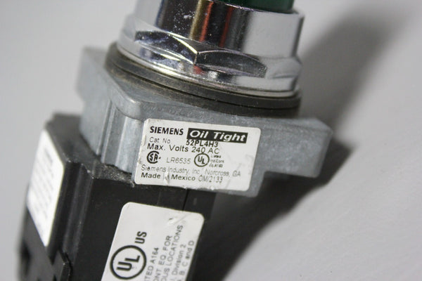 SIEMENS GREEN OIL TIGHT PILOT LIGHT 52PL4H3 W/ 52AATHN