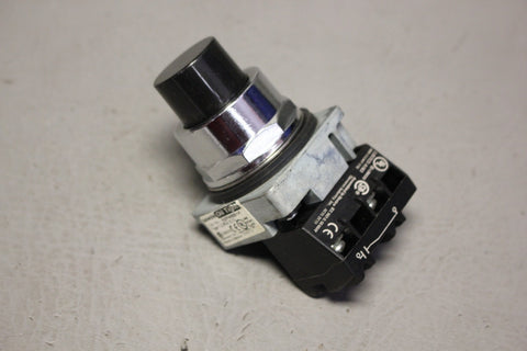 SIEMENS 52PM8B1K OIL TIGHT NAVY PUSHBUTTON & 52BAK CONTACT BLOCK