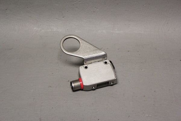 KEYENCE CMOS LASER SENSOR  LR-ZH490CB