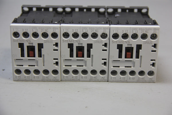 3 UNUSED SIEMENS POWER CONTACTORS 3RT1015-1AP62