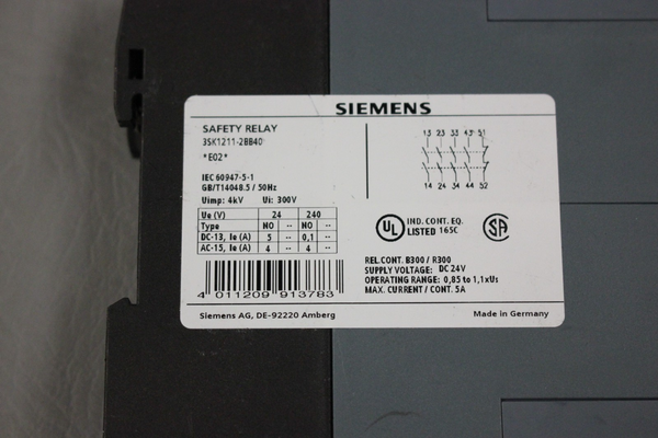 SIEMENS SIRIUS 3SK1211-2BB40 SAFETY RELAY