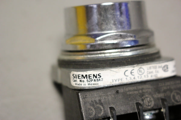 UNUSED SIEMENS OIL TIGHT PUSHBUTTON 52PA8A2