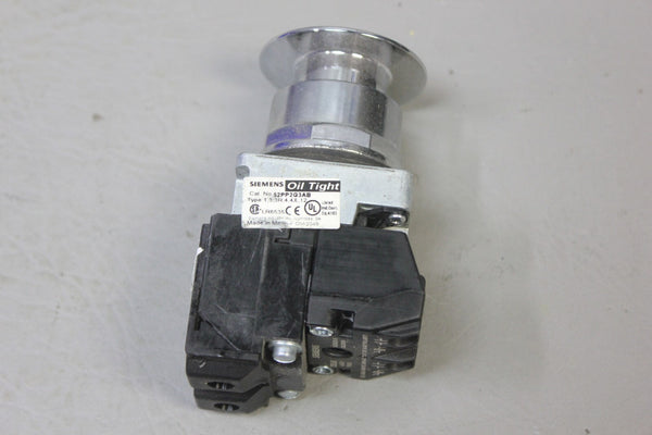 UNUSED SIEMENS MUSHROOM HEAD  GREEN LED ILLUMINATED PUSHBUTTON 52PP2G3AB