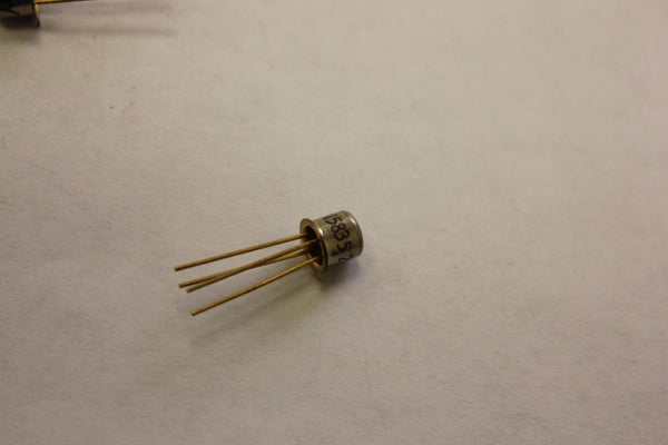 10 Motorola 2N5835 Gold Lead Transistors