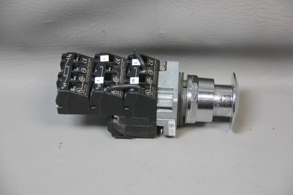 SIEMENS HEAVY DUTY RED ILLUMINATED EMERGENCY PUSH/PULL PUSHBUTTON 52PP7E2UB