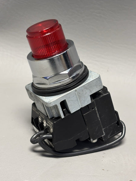 SIEMENS 52PT6D2AY ILLUMINATED RED PUSHBUTTON