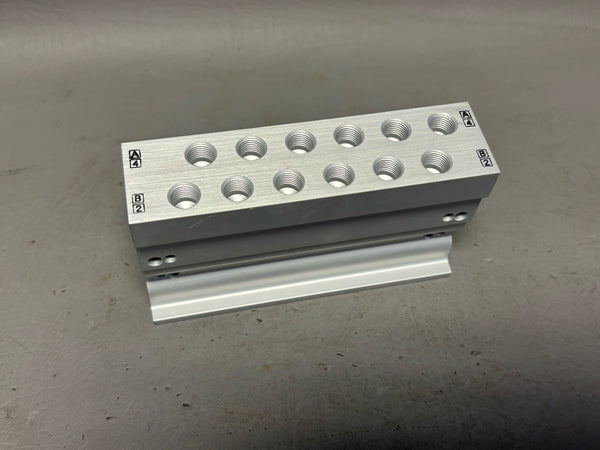 NEW SMC VV5QZ25-0601C PNEUMATIC MANIFOLD