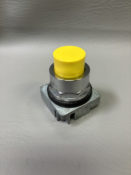 SIEMENS OIL TIGHT PUSH BUTTON NONILLUMINTED YELLOW CAP 52PM8B4