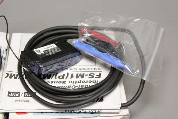 LOT OF 3 NEW KEYENCE FIBER AMPLIFIERS  FS-M1P  1 LOOKS